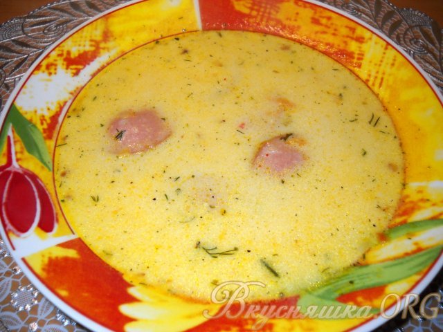 Сырный суп с сардельками